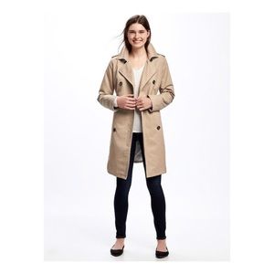 Classic Trench Coat 🧥 Pristine Condition.